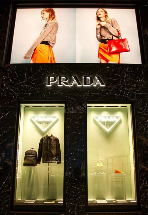 prada bologna orari|Bologna Galleria Cavour, 1N, BO .